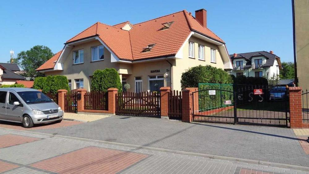 Dom Goscinny Kavera Dziwnówek Esterno foto