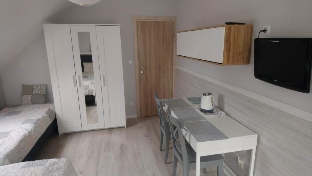 Dom Goscinny Kavera Dziwnówek Esterno foto