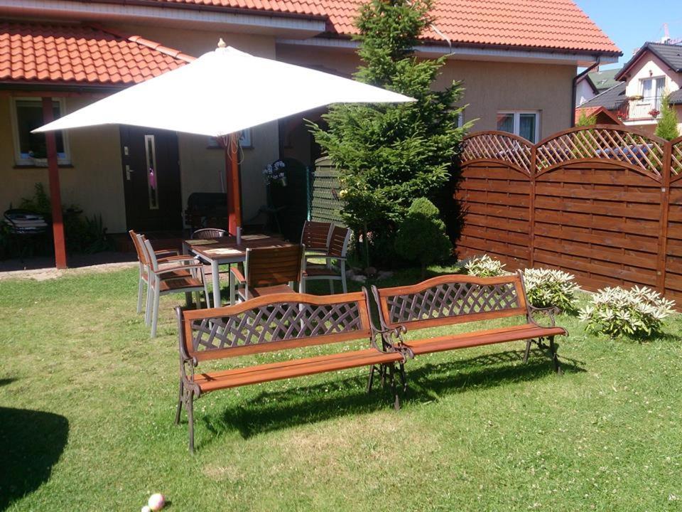 Dom Goscinny Kavera Dziwnówek Esterno foto